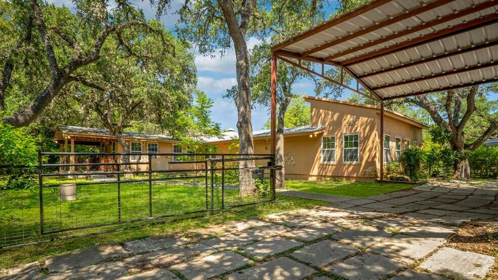 10855 Jericho Rd, Helotes, TX à vendre - Photo de l’immeuble – Image 2 sur 59
