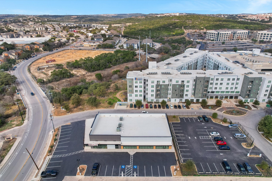 15622 Chase Hill Blvd, San Antonio, TX à louer - Photo de l’immeuble – Image 2 sur 7