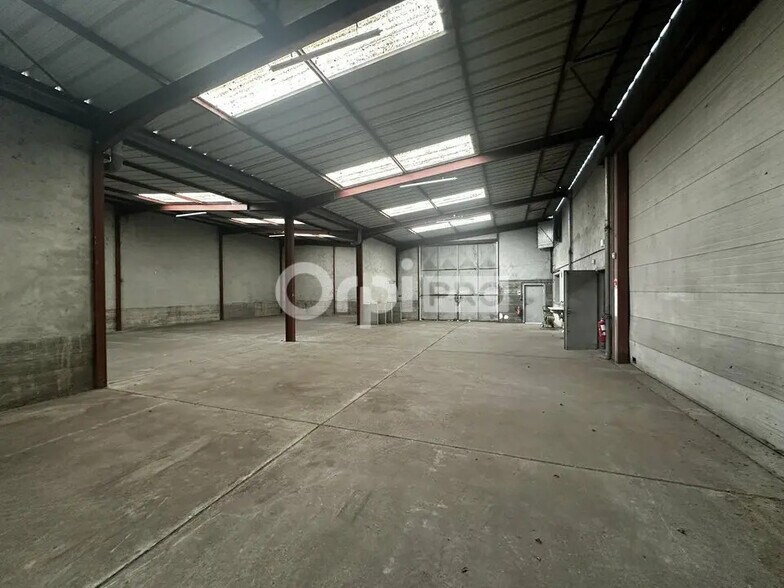 Bureau dans Saint-Laurent-de-Mure à louer - Photo intérieure – Image 2 sur 12