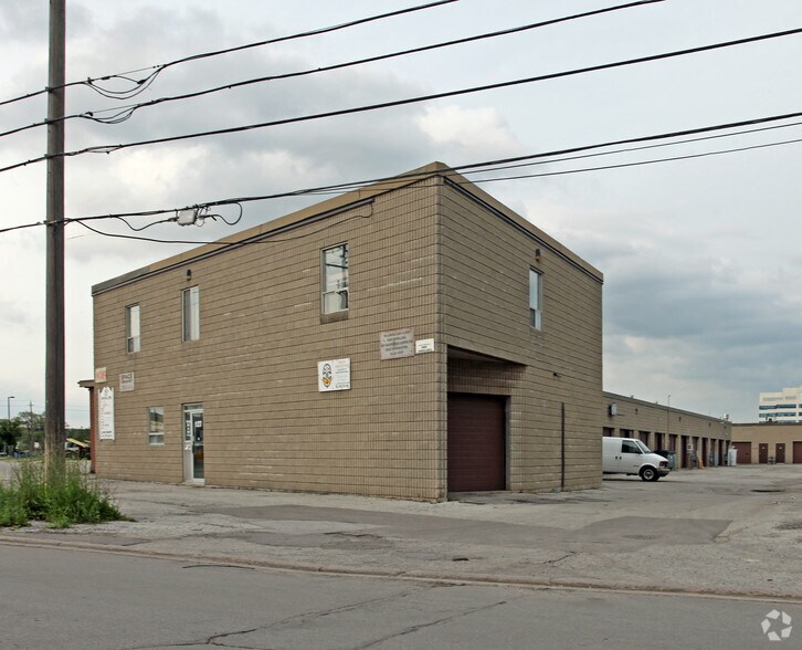 127 Manville Rd, Toronto, ON à louer - Photo de l’immeuble – Image 3 sur 11