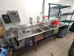 1100 Fair Oaks Ave, South Pasadena, CA à louer Photo intérieure– Image 2 sur 5