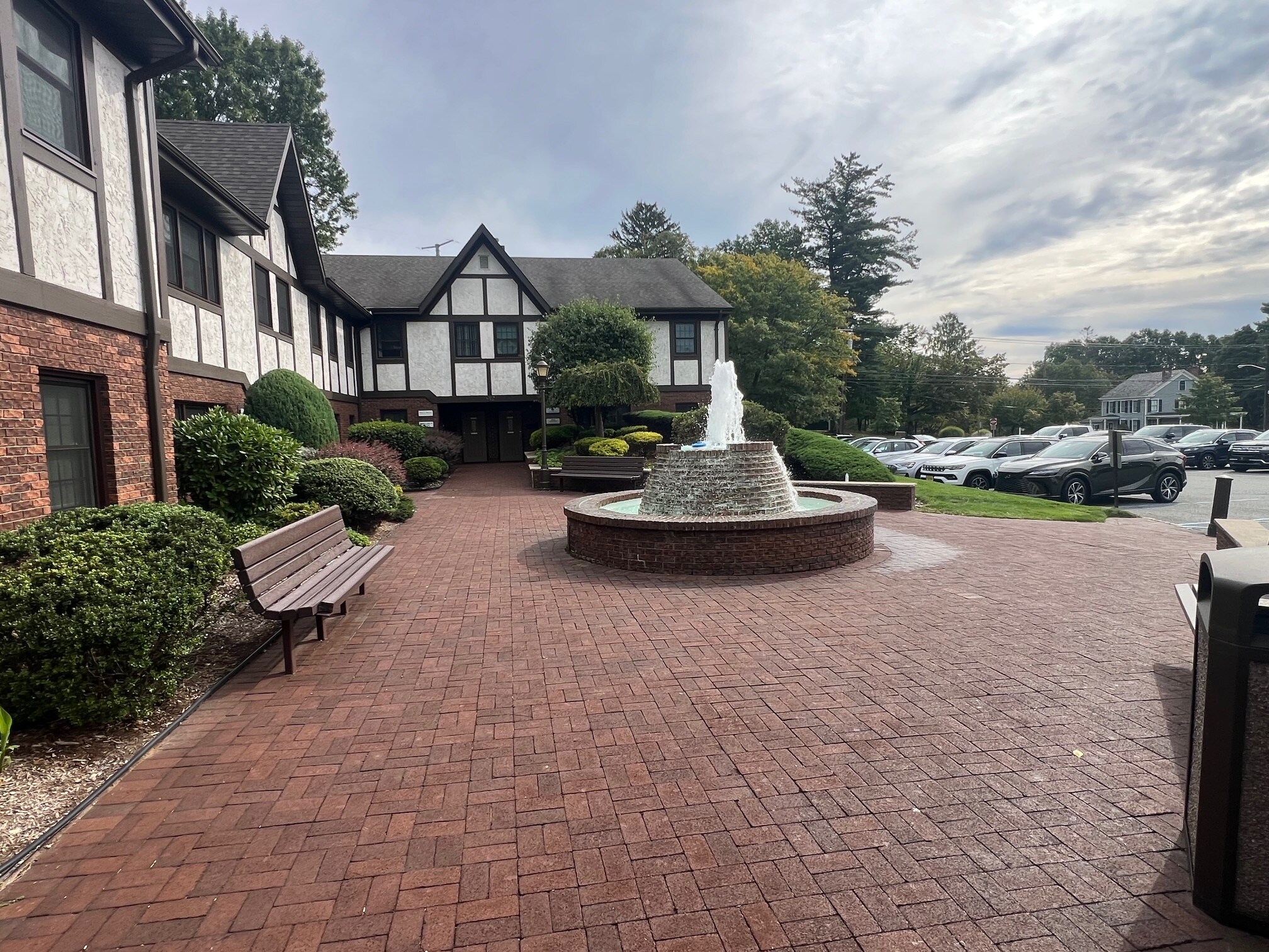 904 Pompton Ave, Cedar Grove, NJ à louer Photo de l’immeuble– Image 1 sur 7