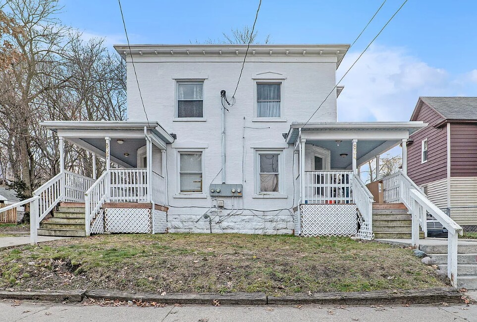 834 Sherman St SE, Grand Rapids, MI à vendre Photo de l’immeuble– Image 1 sur 10