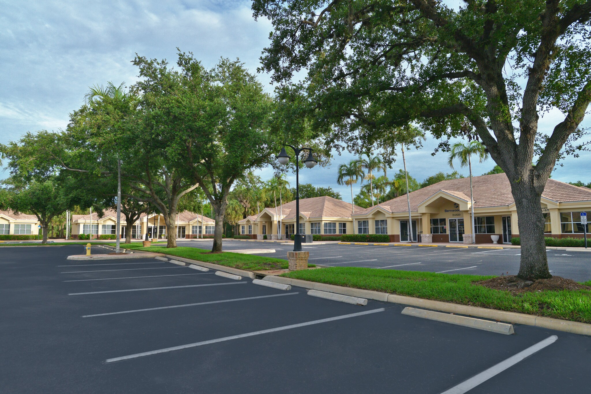 24880 Burnt Pine Dr, Bonita Springs, FL à louer Photo de l’immeuble– Image 1 sur 10