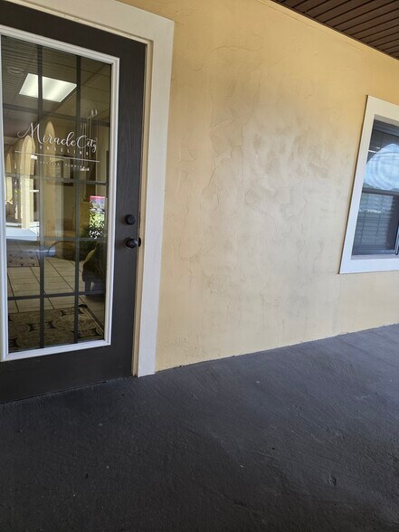 5095 S Washington Ave, Titusville, FL à louer - Photo de l’immeuble – Image 2 sur 16
