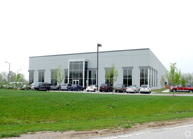5905 Decatur Blvd, Indianapolis, IN à vendre - Photo principale – Image 1 sur 7