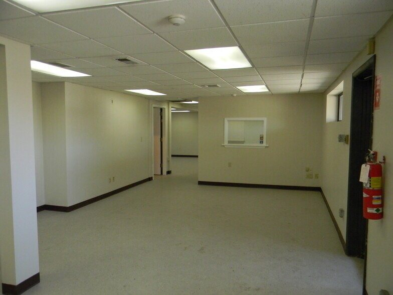 39 Elmvale Pl, Pittsfield, MA à louer - Photo intérieure – Image 3 sur 5