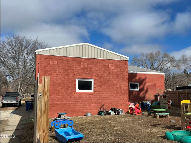 214 6th Ave NE, Jamestown, ND à vendre - Photo de l’immeuble – Image 3 sur 41