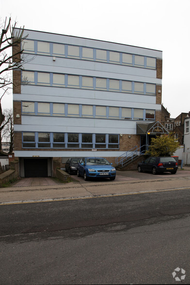 1 Torrington Park, Londres à louer - Photo de l’immeuble – Image 2 sur 3