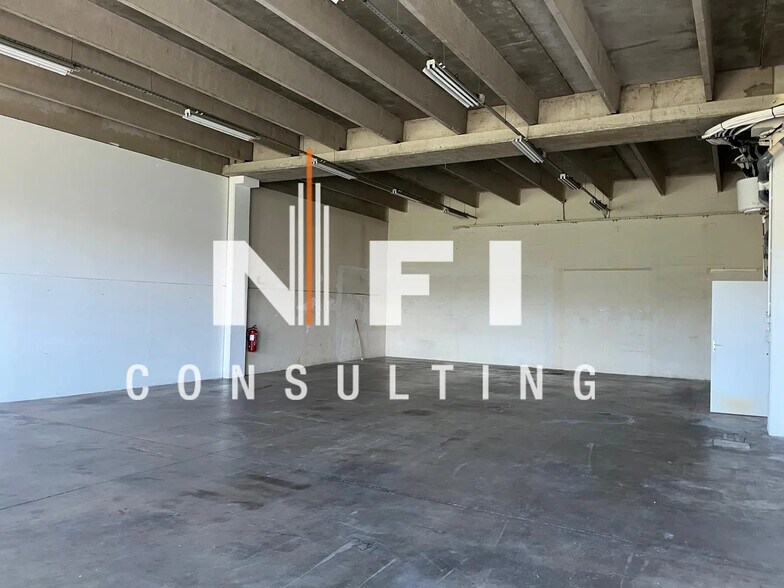 Local d’activités dans Grasse à louer - Photo intérieure – Image 2 sur 3