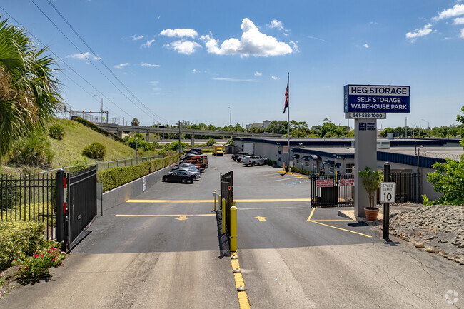 Plus de détails pour 1840 Hypoluxo Rd, Lake Worth, FL - Local d'activités, Industriel/Logistique à louer