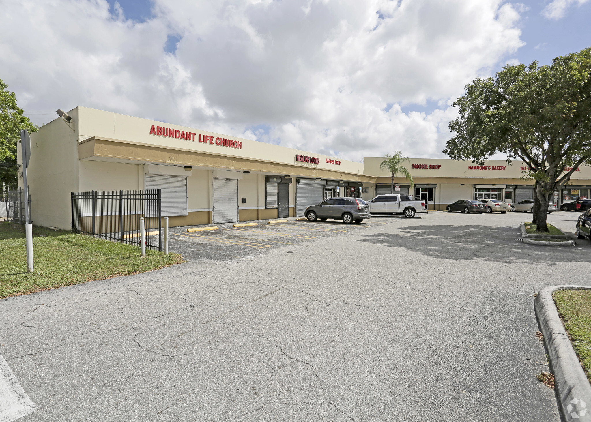 17845-17855 NW 27th Ave, Miami Gardens, FL à louer Photo principale– Image 1 sur 12