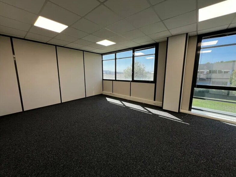 Bureau dans Avignon à louer - Photo de l’immeuble – Image 3 sur 8