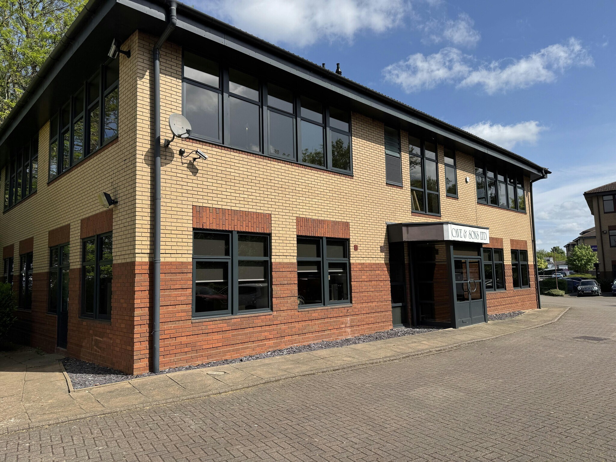 6 Rushmills, Northampton à louer Photo de l’immeuble– Image 1 sur 4