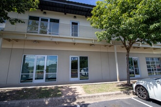 1205 Sheldon Cv, Austin, TX à louer Photo intérieure– Image 1 sur 14