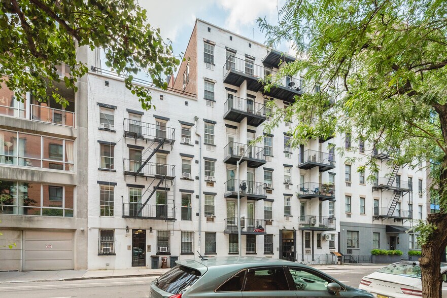 446 - 450 West 19th Street portefeuille de 2 biens à vendre sur LoopNet.fr - Photo de l’immeuble – Image 3 sur 17