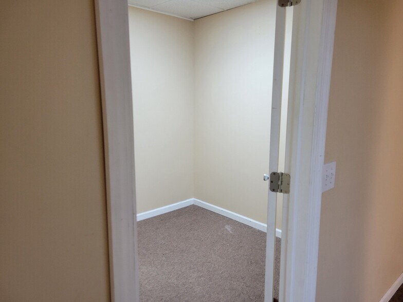 304 Federal Rd, Brookfield, CT à vendre - Photo intérieure – Image 3 sur 63