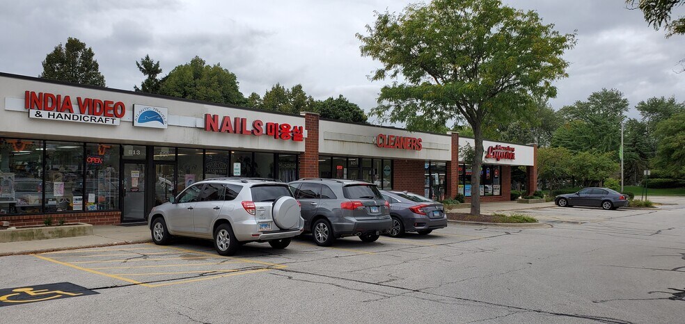 801-897 E Schaumburg Rd, Schaumburg, IL à louer - Photo de l’immeuble – Image 2 sur 4