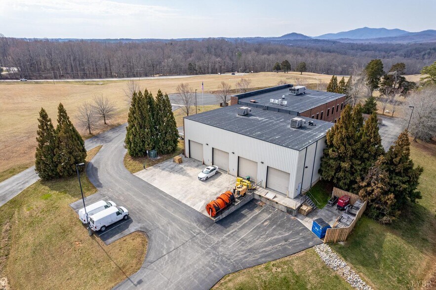 131 E Commerce St, Amherst, VA à louer - Photo de l’immeuble – Image 3 sur 4