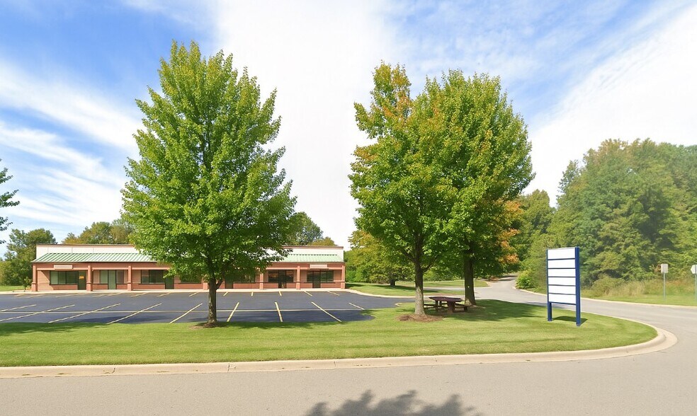 668 Maratech Ave, Marathon City, WI à vendre - Photo de l’immeuble – Image 2 sur 5