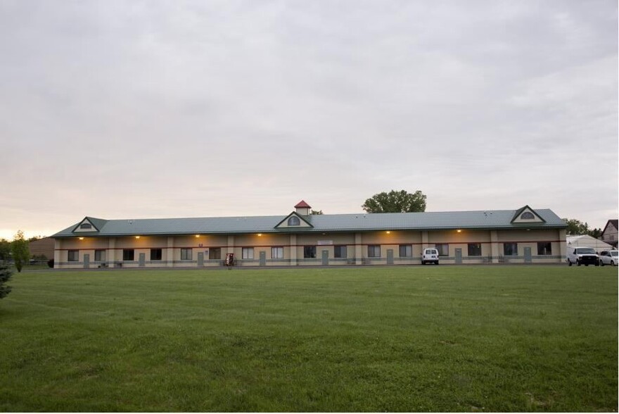 11230 Lemen Industrial Dr, Whitmore Lake, MI à louer - Photo de l’immeuble – Image 1 sur 2