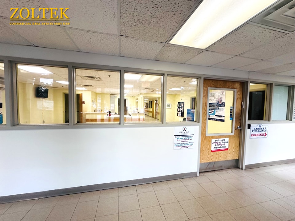680 Broadway, Paterson, NJ 07514 - Lot Office - - Photo intérieure - Image 2 of 5