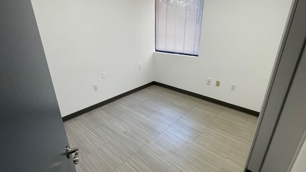 2264 Fair Oaks Blvd, Sacramento, CA à louer - Photo intérieure – Image 2 sur 14