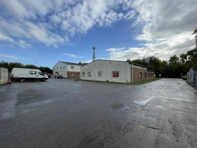 Local d'activités dans Sallaumines à vendre - Photo de l’immeuble – Image 2 sur 12