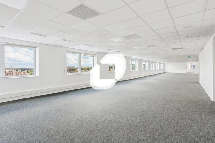 Bureau dans Fontenay-sous-Bois à louer - Photo de l’immeuble – Image 3 sur 14