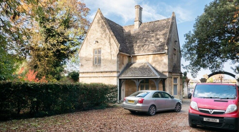 Arle Ct, Cheltenham à vendre - Photo de l’immeuble – Image 2 sur 2