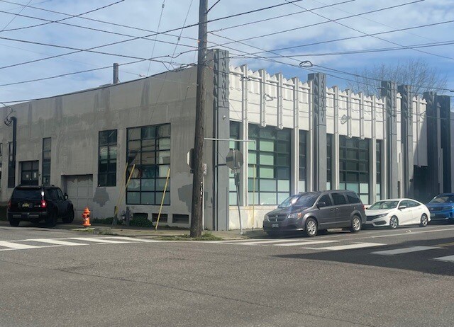 437 SE Martin Luther King Jr Blvd, Portland, OR à louer - Photo de l’immeuble – Image 3 sur 9