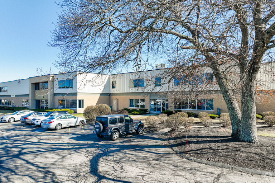 125 John Hancock Rd, Taunton, MA à louer - Photo principale – Image 1 sur 25