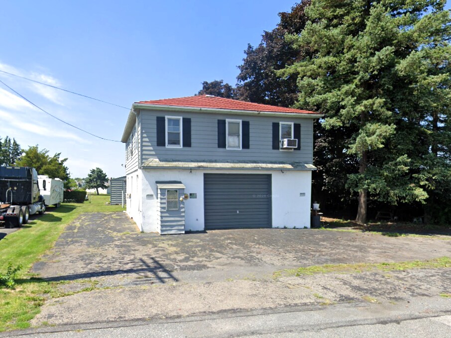 2310 Schoenersville Rd, Allentown, PA à louer Photo principale– Image 1 sur 3