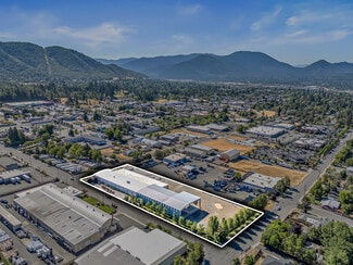 Plus de détails pour 1990 NW Washington Blvd, Grants Pass, OR - Industriel/Logistique à vendre
