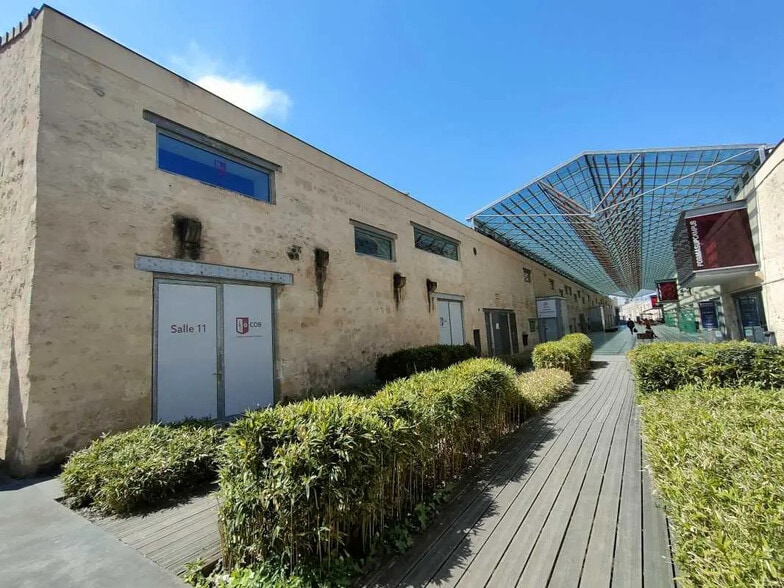 Bureau dans Bordeaux à louer - Photo de l’immeuble – Image 1 sur 13