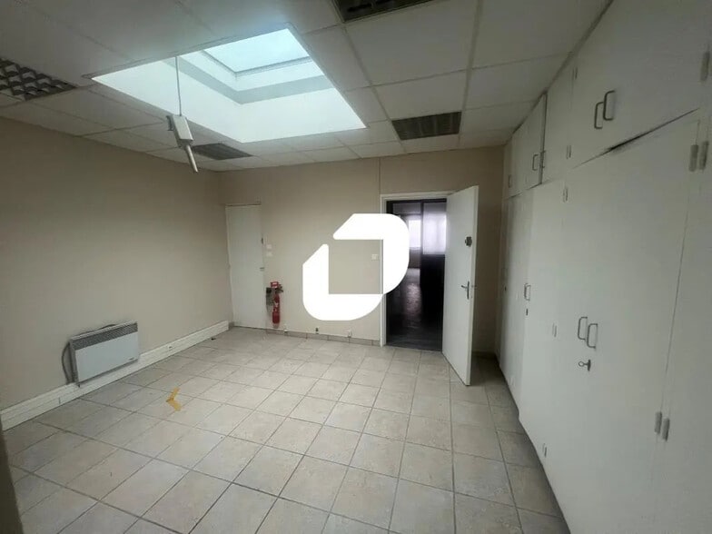 Bureau dans Lens à louer - Photo de l’immeuble – Image 1 sur 7