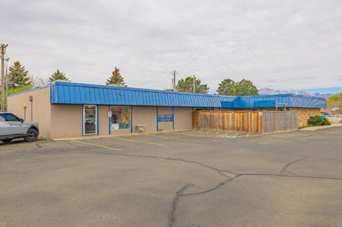 1545 York Rd, Colorado Springs, CO à louer - Photo de l’immeuble – Image 2 sur 14