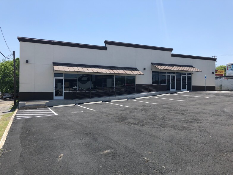 1833 Bandera Rd, San Antonio, TX à louer - Photo de l’immeuble – Image 2 sur 5