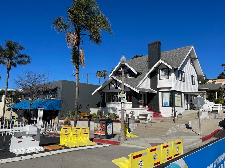 671-677 E Main St, Ventura, CA à louer - Photo principale – Image 1 sur 9