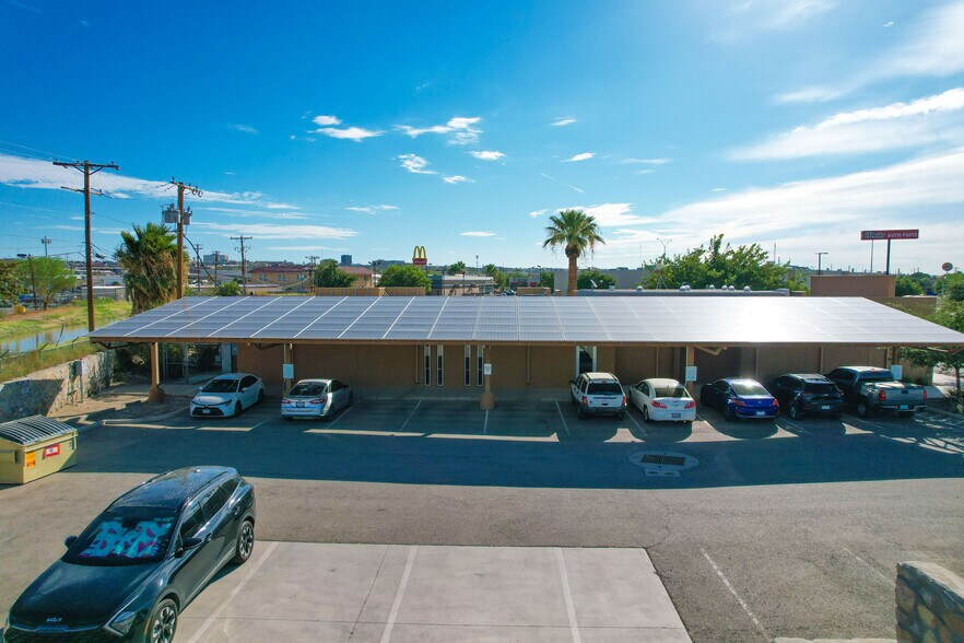 5301 Alameda Ave, El Paso, TX à louer - Photo de l’immeuble – Image 3 sur 9