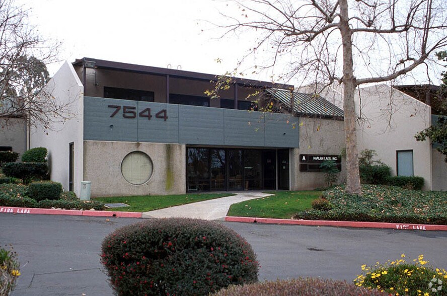 7544 Trade St, San Diego, CA à vendre - Photo de l’immeuble – Image 2 sur 6