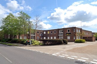 Plus de détails pour 17-19 Albert Dr, Burgess Hill - Industriel/Logistique à louer