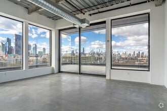 3501 36th Ave, Astoria, NY à louer Photo intérieure– Image 2 sur 10