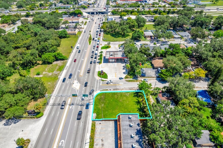 16910 NW 27th Ave, Miami Gardens, FL à vendre - Photo de l’immeuble – Image 3 sur 8