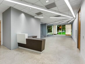 5 Park Plaza, Irvine, CA à louer Photo intérieure– Image 1 sur 8