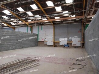 Plus de détails pour Local d'activités à louer