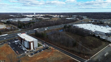 204 Lowes Blvd, Mebane, NC - Vue aérienne vue de carte - Image1
