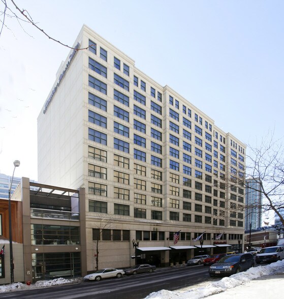 27-33 W Illinois St, Chicago, IL à louer - Photo de l’immeuble – Image 3 sur 5