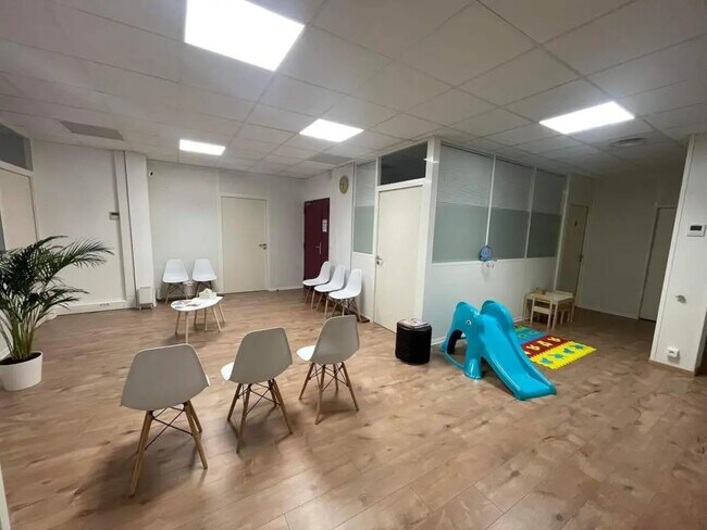 Plus de détails pour Bureau à louer