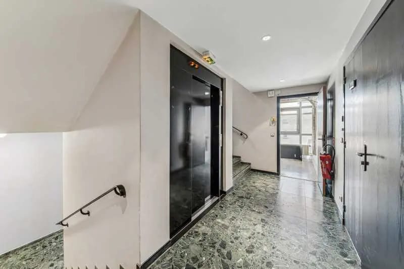 152 Rue De Picpus, Paris à louer - Hall d’entrée – Image 2 sur 9